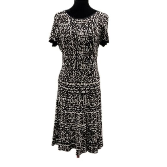 BCBGMaxAzria Dresses & Skirts - BCBGMAXAZRIA Dress M